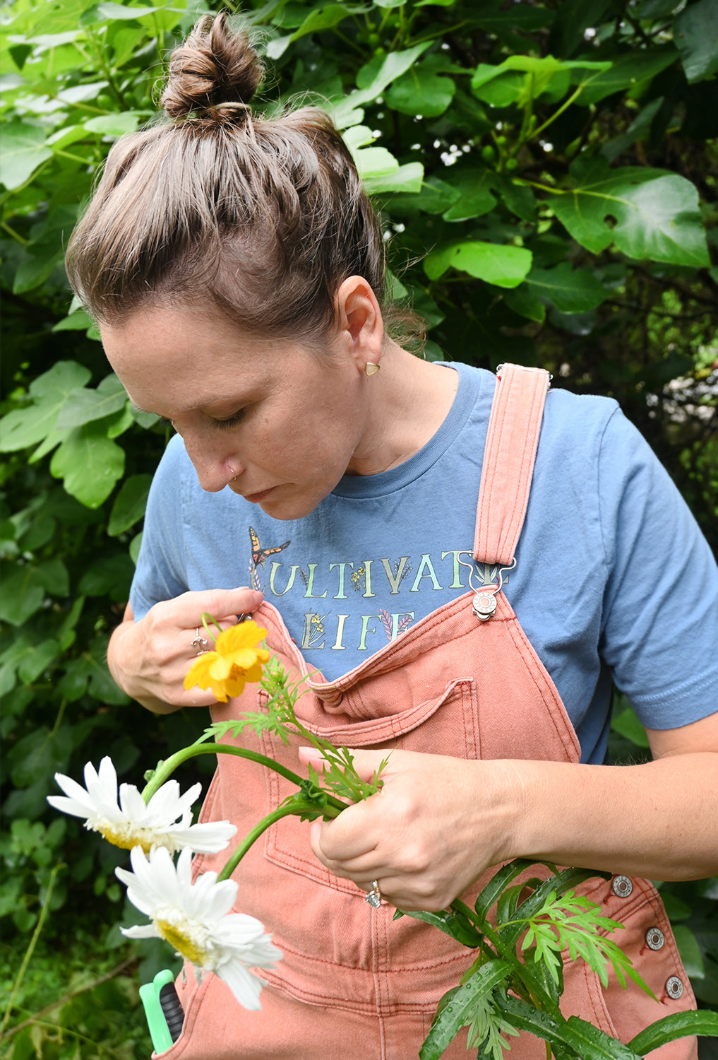 CULTIVATE LIFE Unisex t-shirt